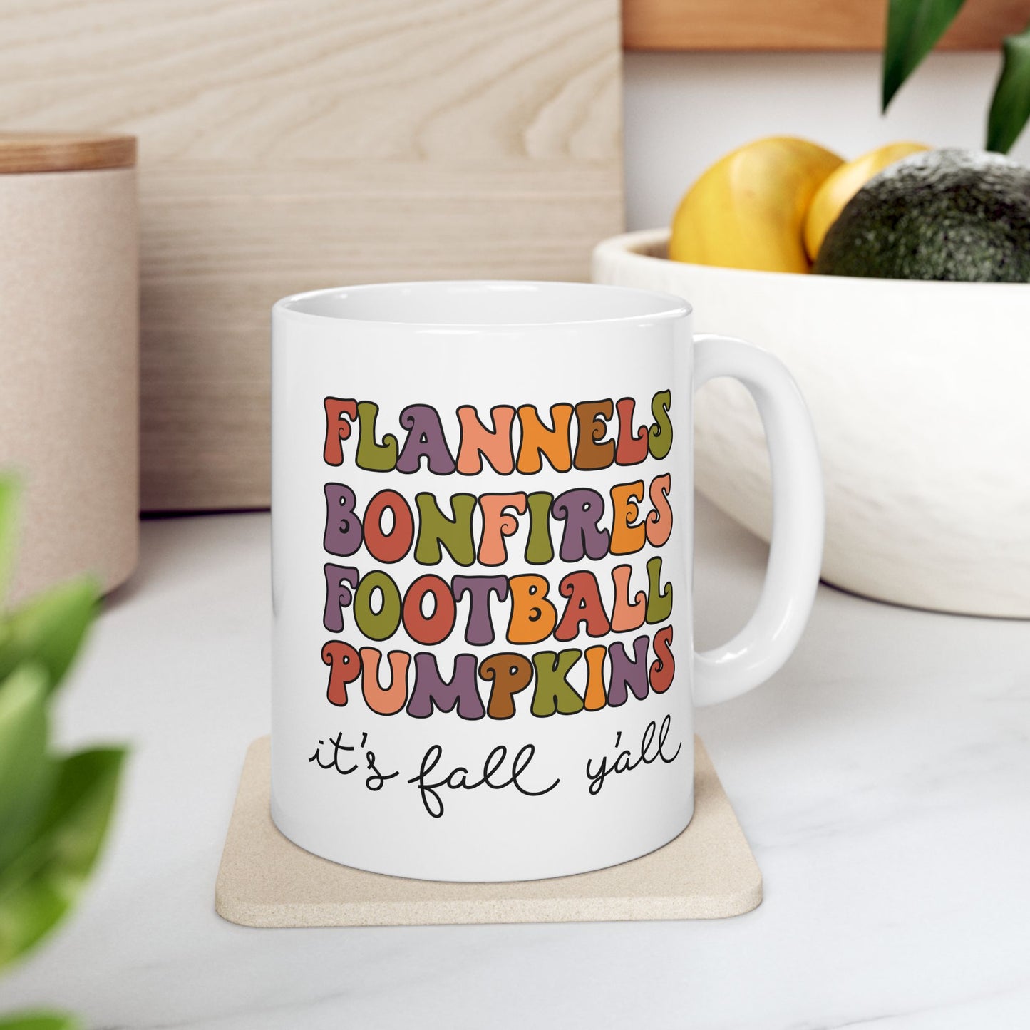 FLANNELS BONEFIRES FÚTBOL CALABAZAS Es otoño, amigos - Taza de café de Acción de Gracias (11 oz, 15 oz)