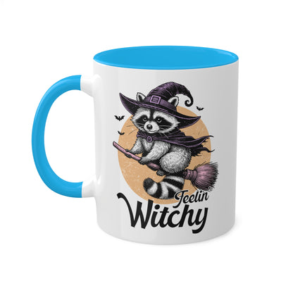 Siéntete como una bruja con un adorable mapache: taza colorida de Halloween de 11 oz