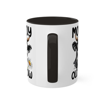 Taza de café divertida y colorida de 11 oz con la frase "Moody Old Cow"