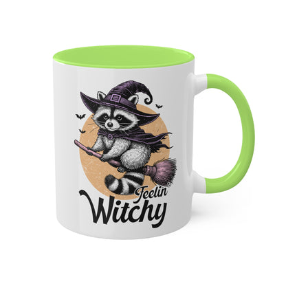 Siéntete como una bruja con un adorable mapache: taza colorida de Halloween de 11 oz